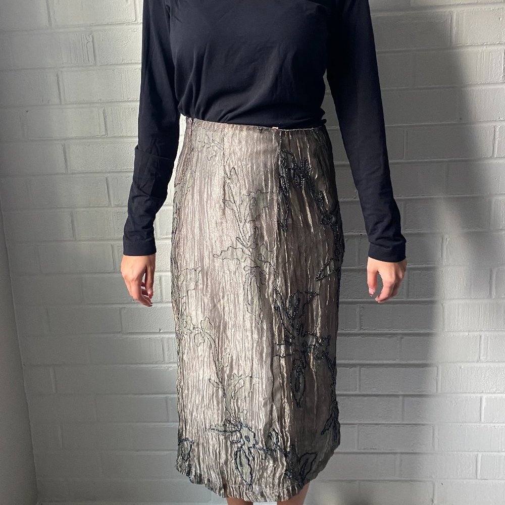 DOLCE Apparel Women's Silver Knee Length Skirt Size S